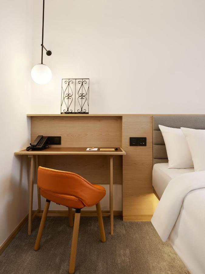 Отель Asai Bangkok Sathorn Экстерьер фото