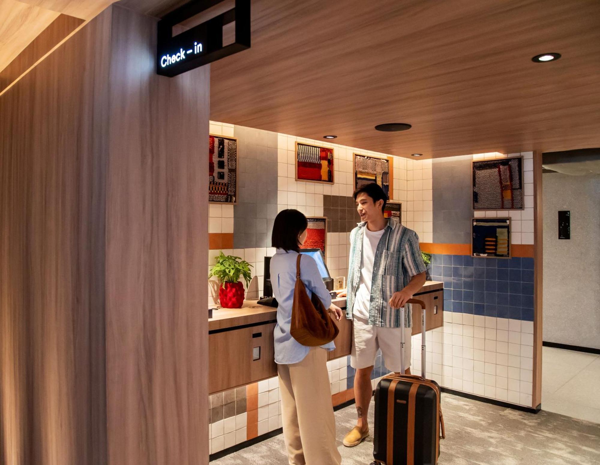 Отель Asai Bangkok Sathorn Экстерьер фото
